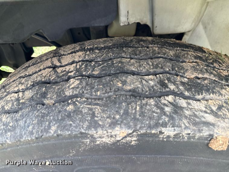 image for item ED5766 2002 International 4400 forestry bucket truck