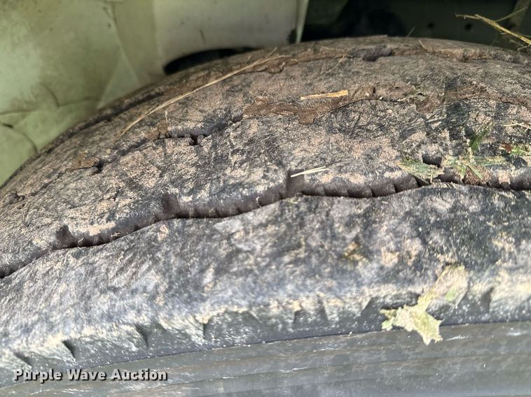 image for item ED5766 2002 International 4400 forestry bucket truck