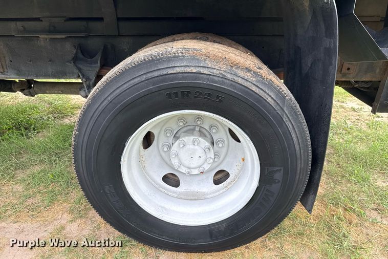 image for item ED5766 2002 International 4400 forestry bucket truck