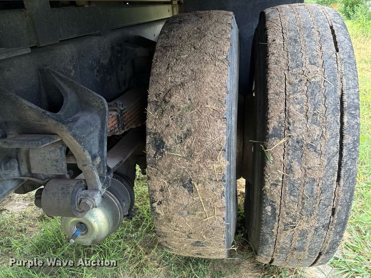 image for item ED5766 2002 International 4400 forestry bucket truck