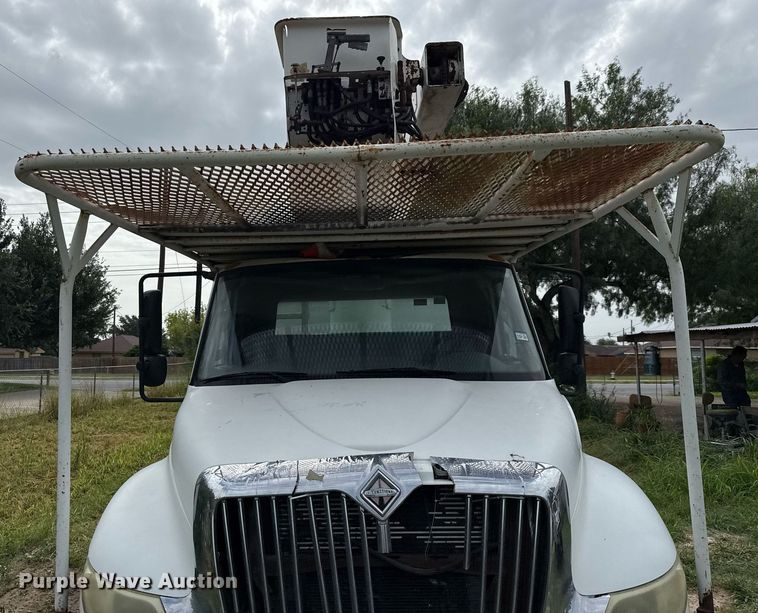 image for item ED5767 2004 International 4300 forestry bucket truck