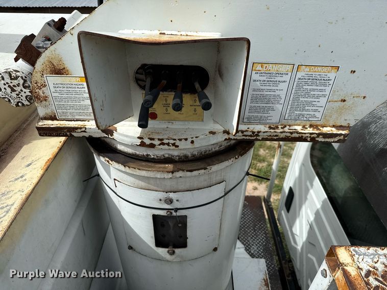 image for item ED5767 2004 International 4300 forestry bucket truck