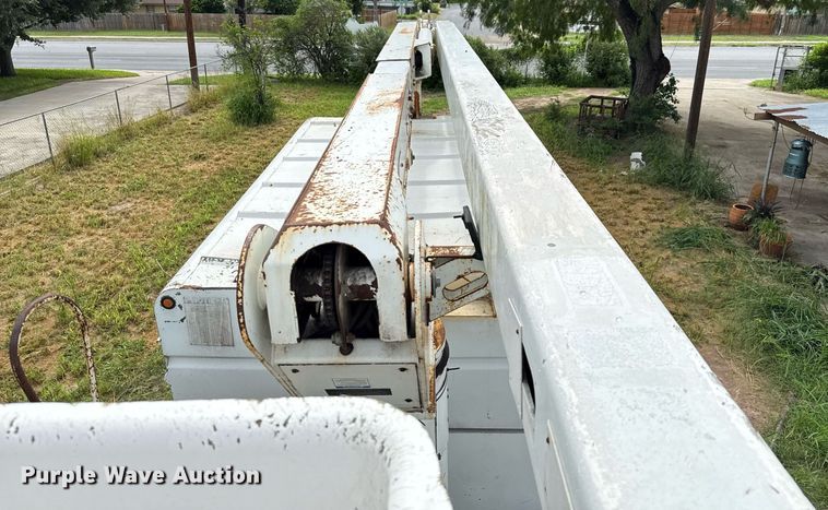 image for item ED5767 2004 International 4300 forestry bucket truck