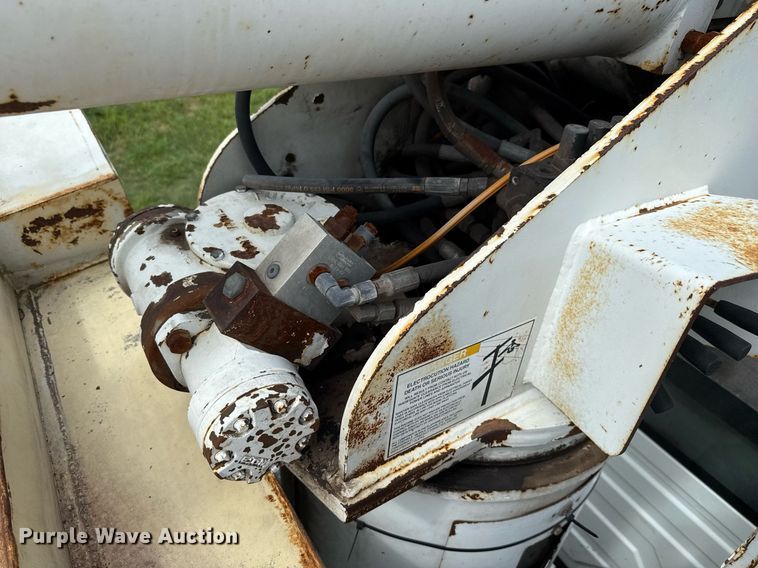 image for item ED5767 2004 International 4300 forestry bucket truck