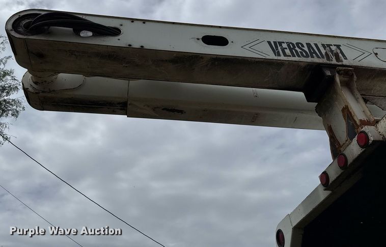 image for item ED5767 2004 International 4300 forestry bucket truck