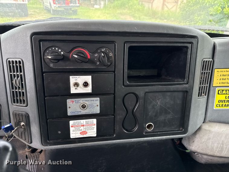 image for item ED5767 2004 International 4300 forestry bucket truck