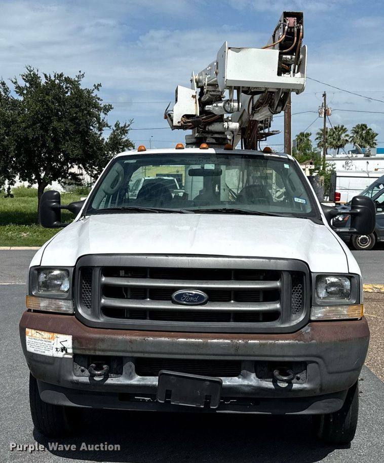 image for item ED5769 2003 Ford F550 Super Duty XL bucket truck