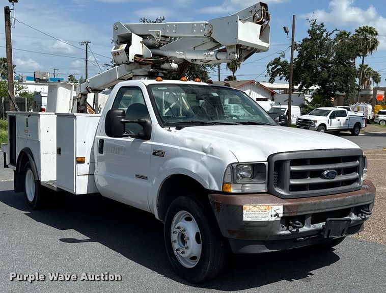 image for item ED5769 2003 Ford F550 Super Duty XL bucket truck