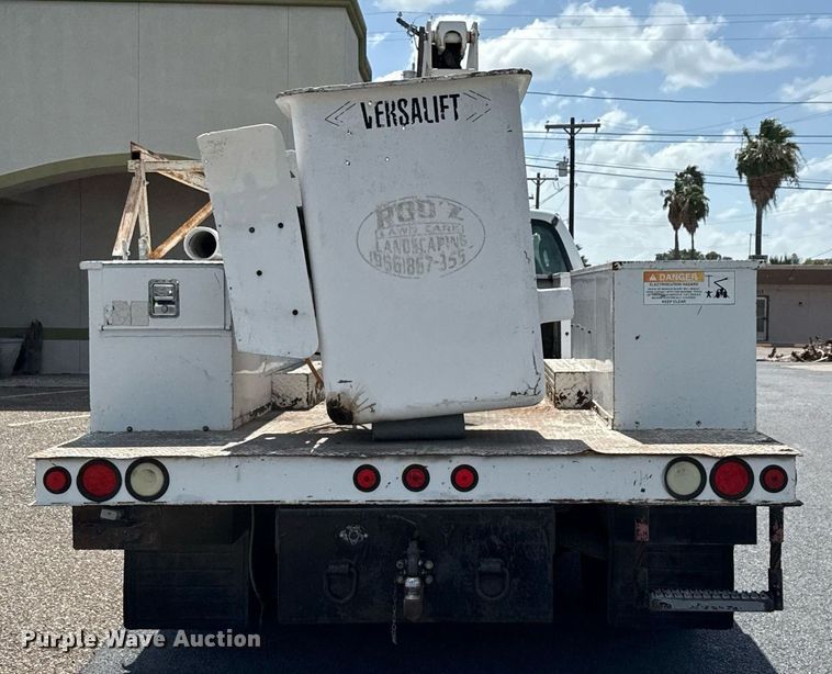 image for item ED5769 2003 Ford F550 Super Duty XL bucket truck