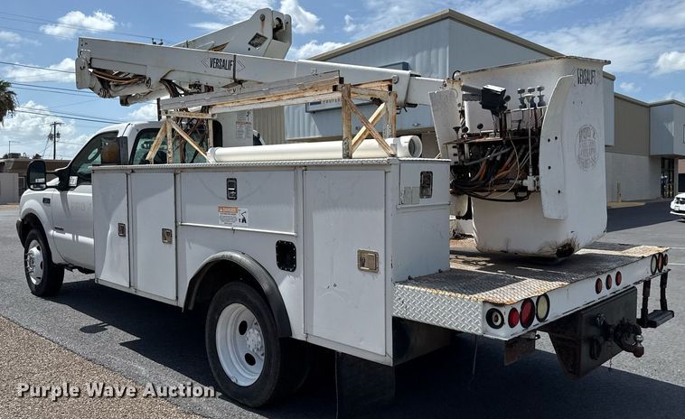 image for item ED5769 2003 Ford F550 Super Duty XL bucket truck