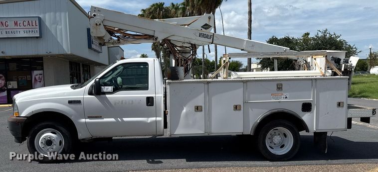 image for item ED5769 2003 Ford F550 Super Duty XL bucket truck
