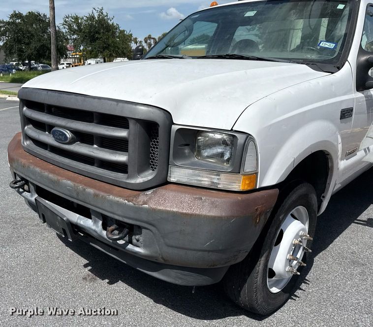image for item ED5769 2003 Ford F550 Super Duty XL bucket truck