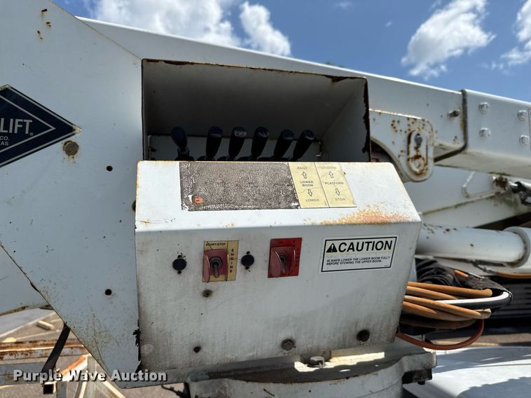 image for item ED5769 2003 Ford F550 Super Duty XL bucket truck