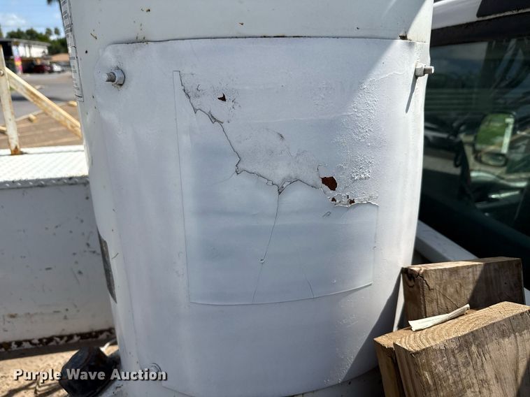 image for item ED5769 2003 Ford F550 Super Duty XL bucket truck