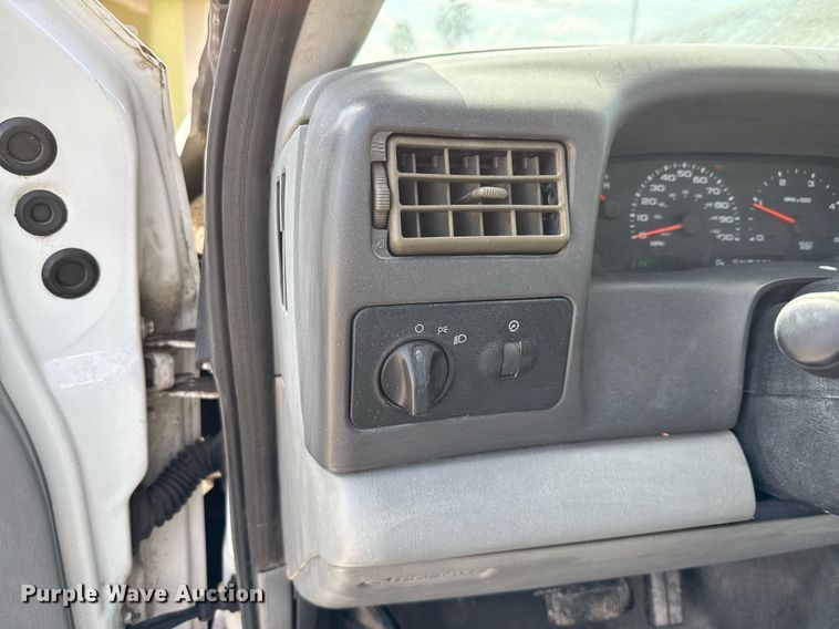 image for item ED5769 2003 Ford F550 Super Duty XL bucket truck