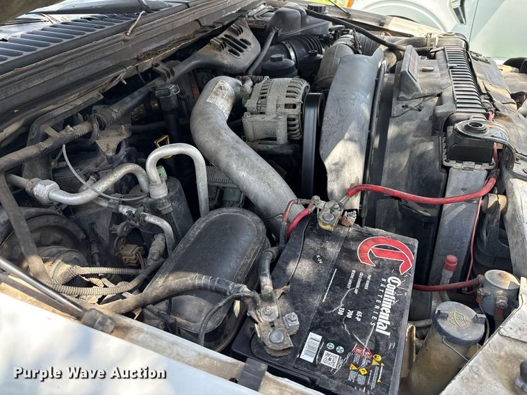 image for item ED5769 2003 Ford F550 Super Duty XL bucket truck