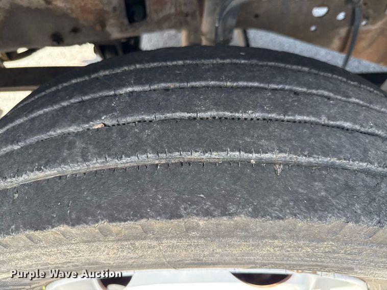 image for item ED5769 2003 Ford F550 Super Duty XL bucket truck