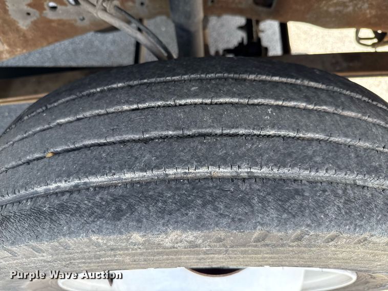 image for item ED5769 2003 Ford F550 Super Duty XL bucket truck