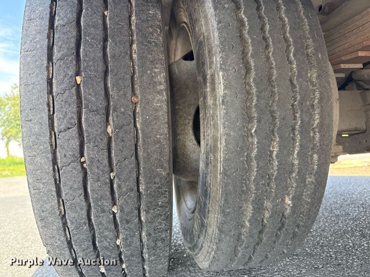 image for item ED5769 2003 Ford F550 Super Duty XL bucket truck