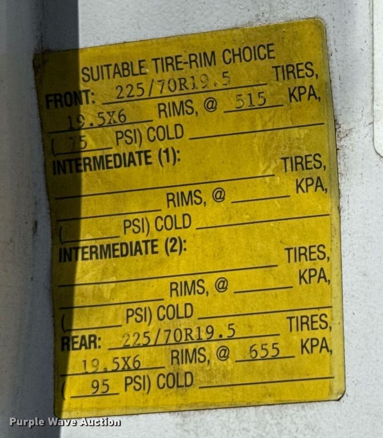 image for item ED5769 2003 Ford F550 Super Duty XL bucket truck