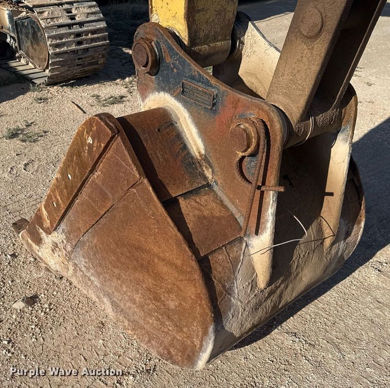 image for item ED5784 2002 Caterpillar 312C L excavator