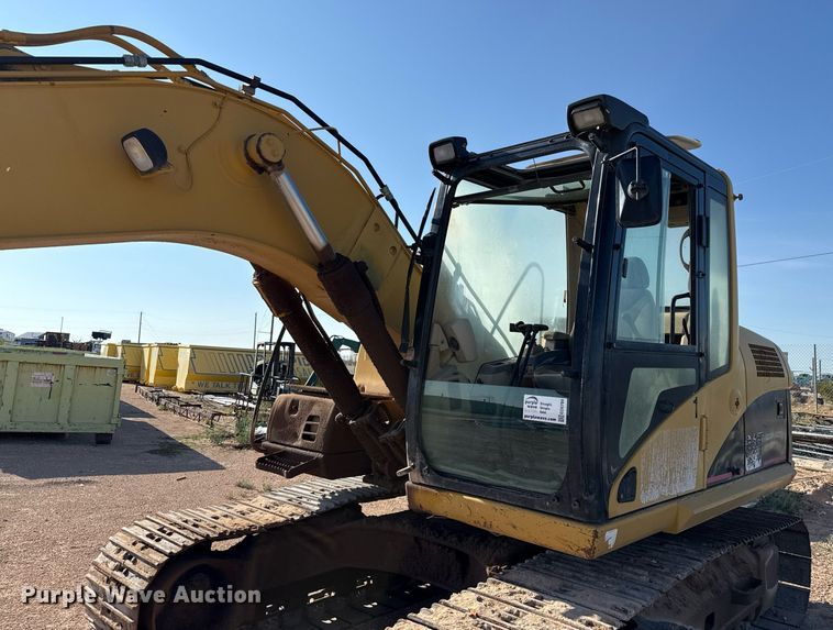 image for item ED5784 2002 Caterpillar 312C L excavator