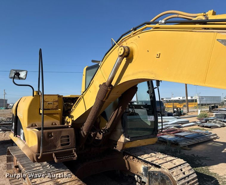 image for item ED5784 2002 Caterpillar 312C L excavator