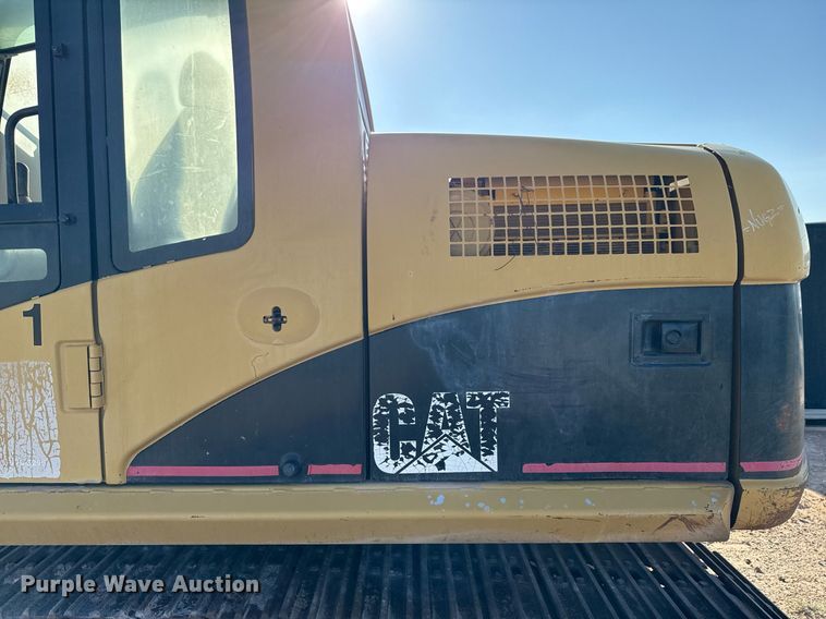 image for item ED5784 2002 Caterpillar 312C L excavator