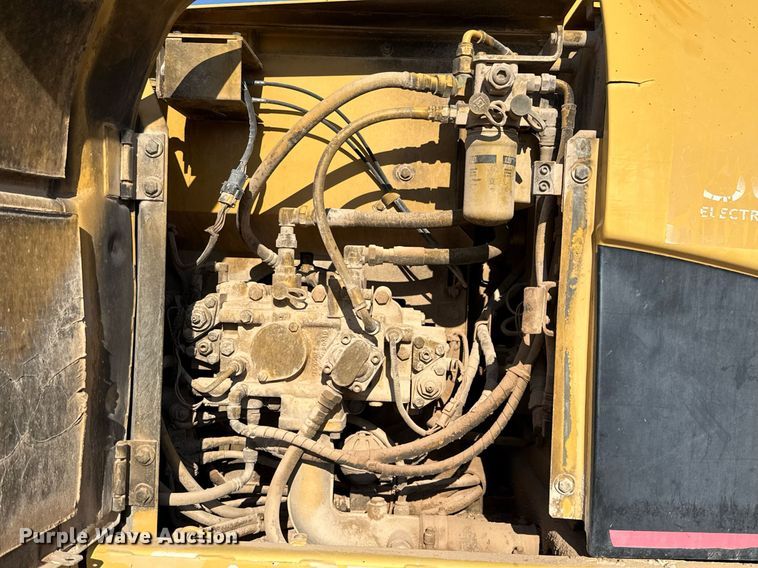 image for item ED5784 2002 Caterpillar 312C L excavator