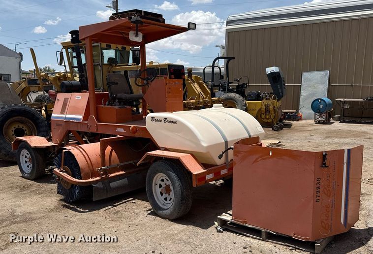 image for item ED5785 2011 Broce KR350 broom