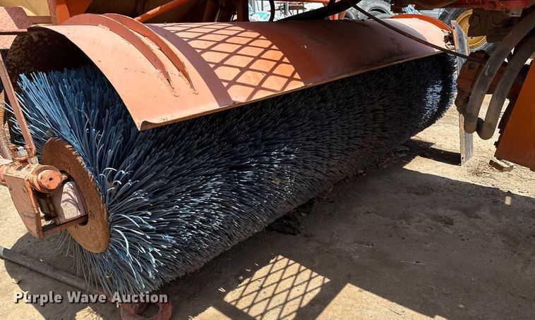 image for item ED5785 2011 Broce KR350 broom