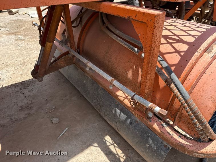 image for item ED5785 2011 Broce KR350 broom