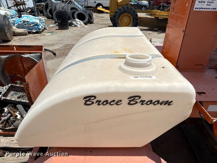 image for item ED5785 2011 Broce KR350 broom