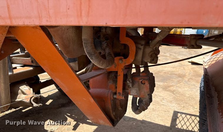 image for item ED5785 2011 Broce KR350 broom