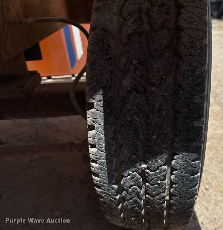 image for item ED5785 2011 Broce KR350 broom