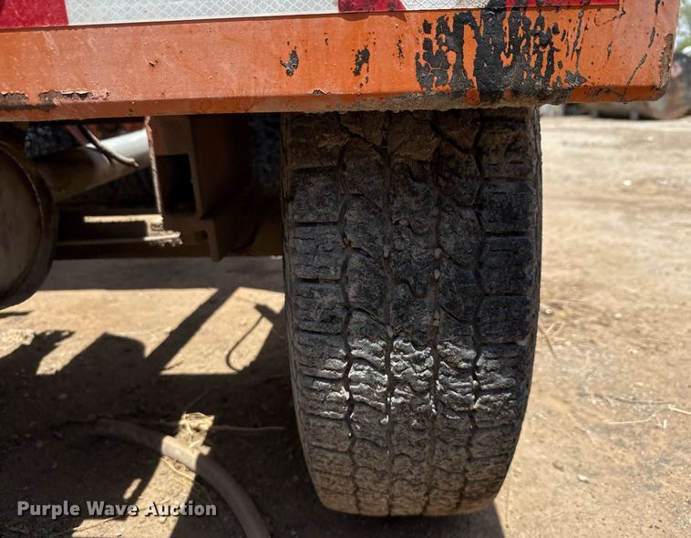 image for item ED5785 2011 Broce KR350 broom