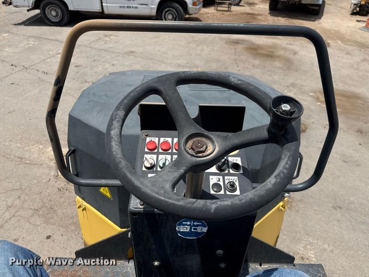 image for item ED5786 2007 Bomag BW 138 AC 