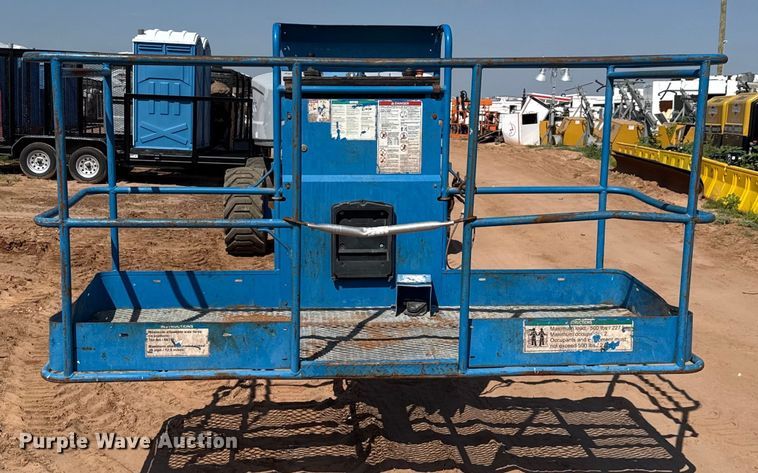 image for item ED5791 2010 Genie S-80X boom lift