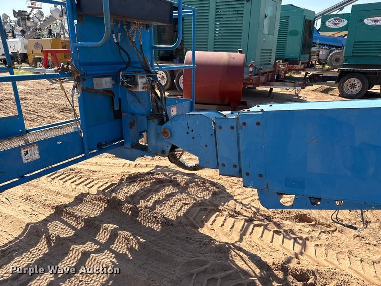 image for item ED5791 2010 Genie S-80X boom lift