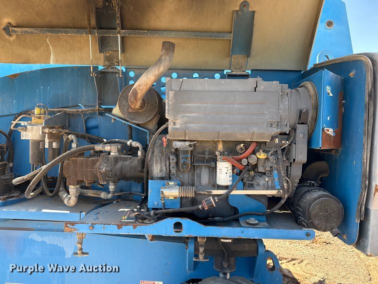 image for item ED5791 2010 Genie S-80X boom lift