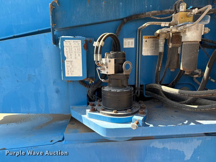 image for item ED5791 2010 Genie S-80X boom lift