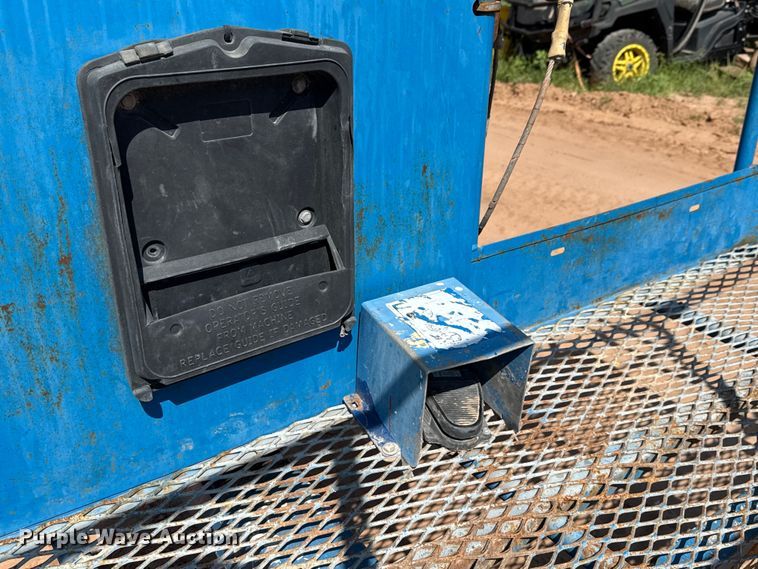 image for item ED5791 2010 Genie S-80X boom lift