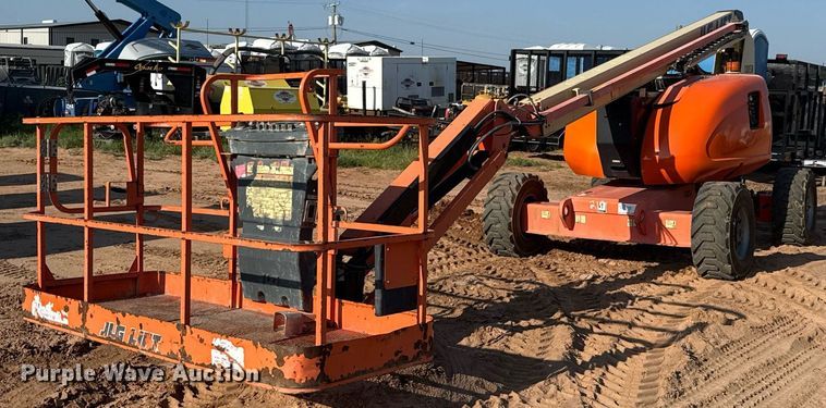 image for item ED5792 2003 JLG 600AJ boom lift