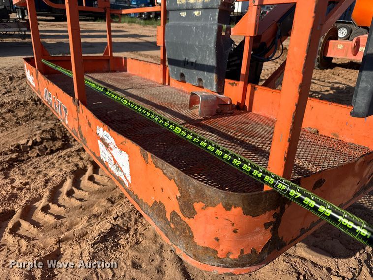 image for item ED5792 2003 JLG 600AJ boom lift