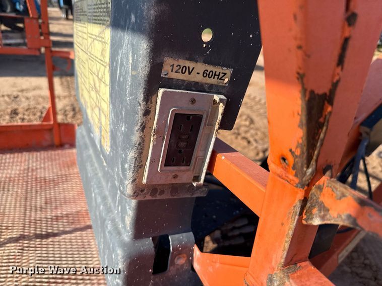 image for item ED5792 2003 JLG 600AJ boom lift