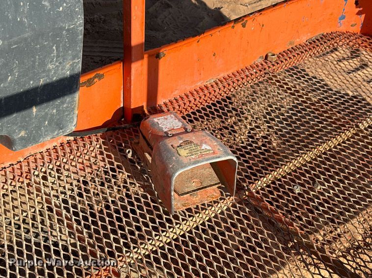 image for item ED5792 2003 JLG 600AJ boom lift