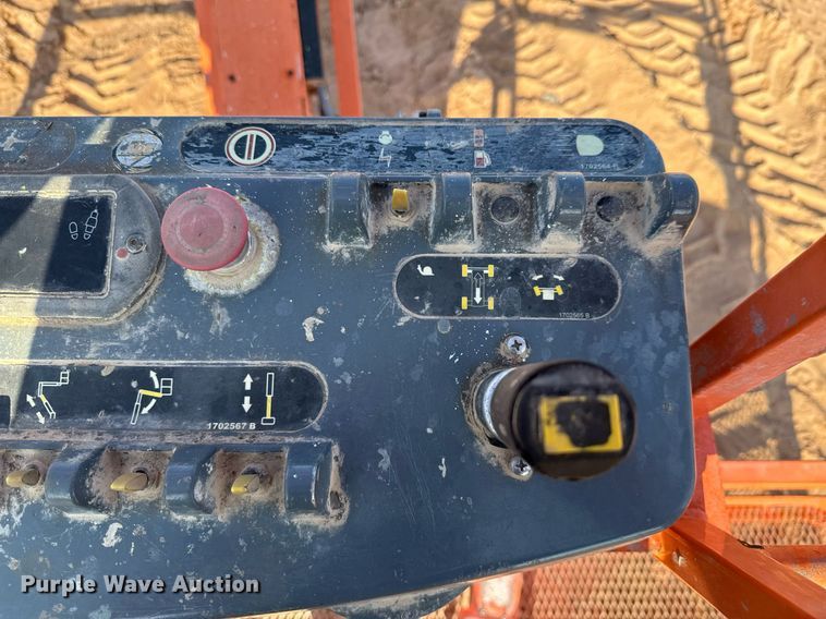 image for item ED5792 2003 JLG 600AJ boom lift