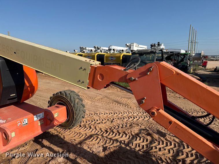 image for item ED5792 2003 JLG 600AJ boom lift