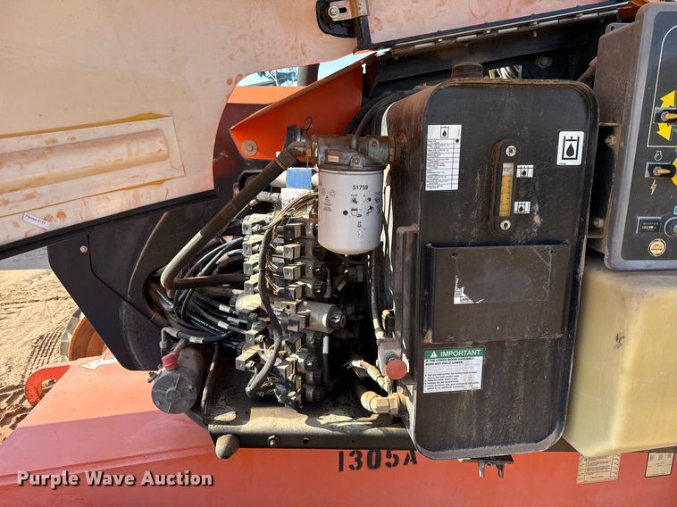 image for item ED5792 2003 JLG 600AJ boom lift