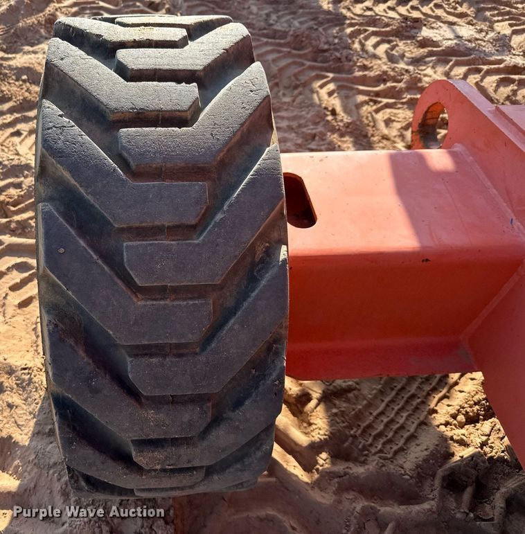 image for item ED5792 2003 JLG 600AJ boom lift